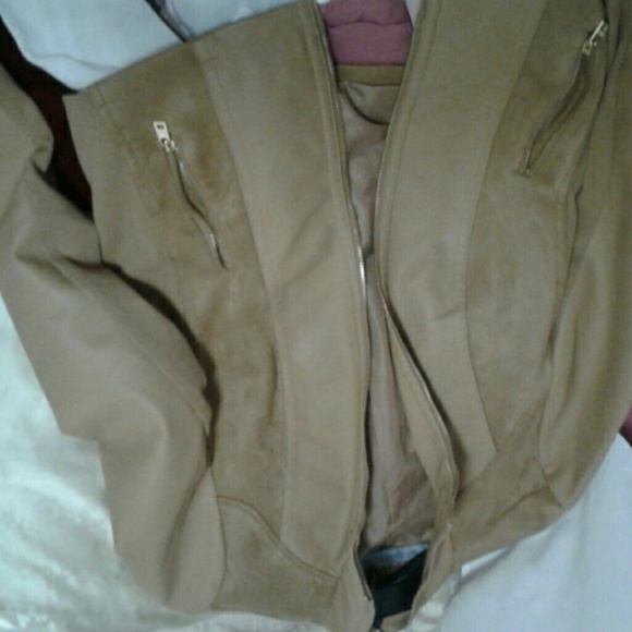 Selling gently worn or  new clothing, size 4-8 - Picture 5 of 8